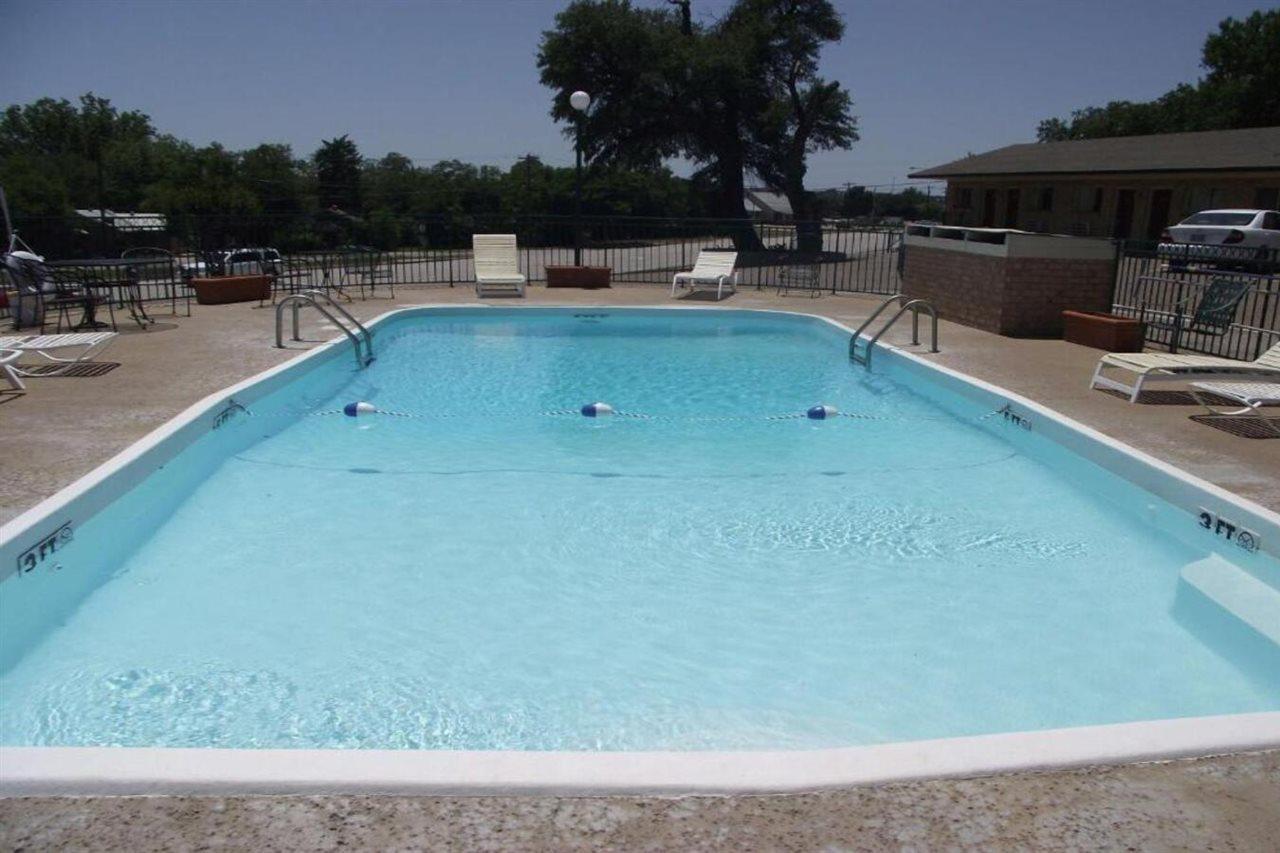 Glen Rose Inn & Suites المظهر الخارجي الصورة