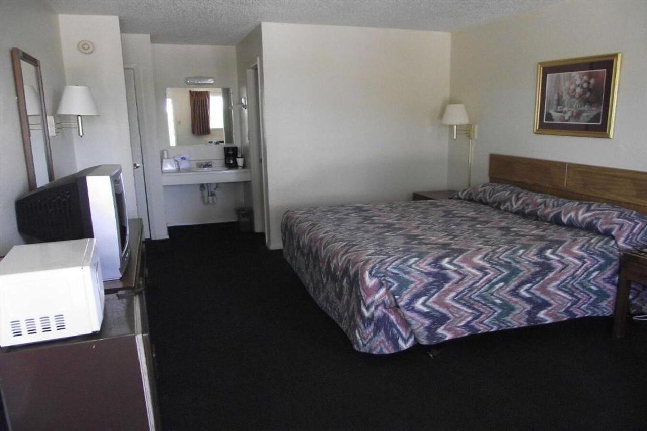 Glen Rose Inn & Suites المظهر الخارجي الصورة