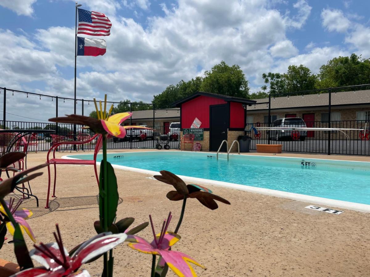 Glen Rose Inn & Suites المظهر الخارجي الصورة