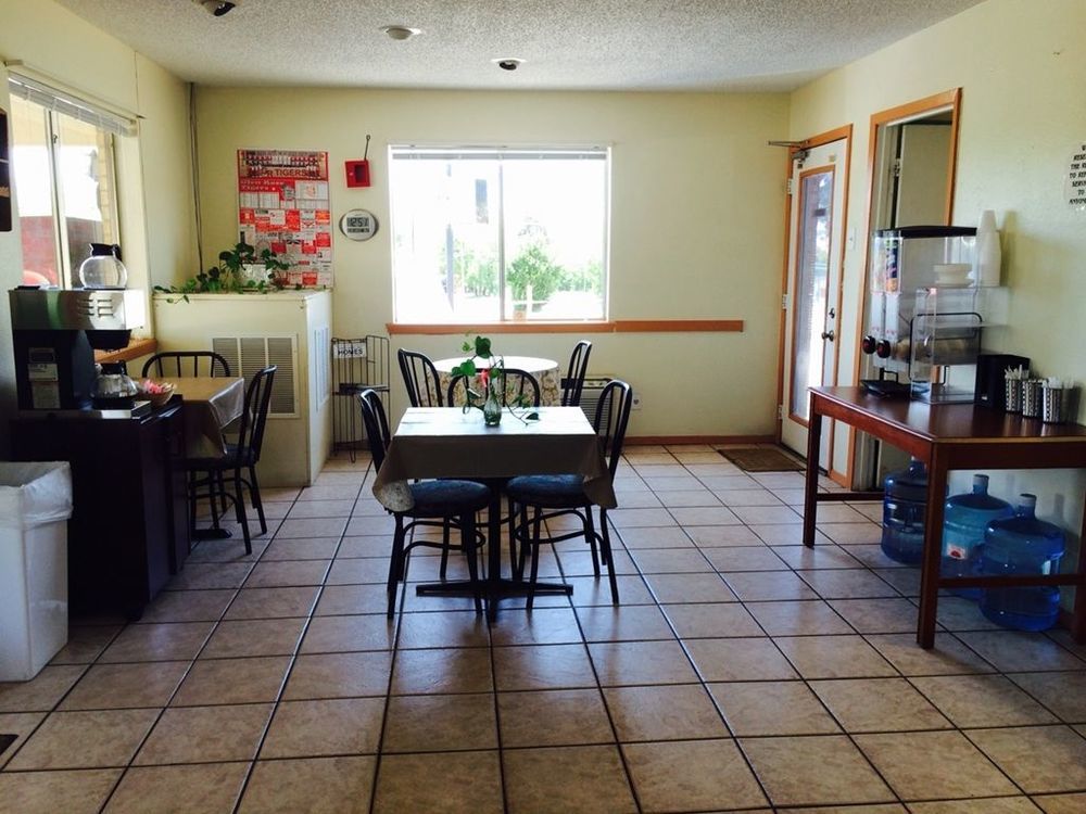 Glen Rose Inn & Suites المظهر الداخلي الصورة