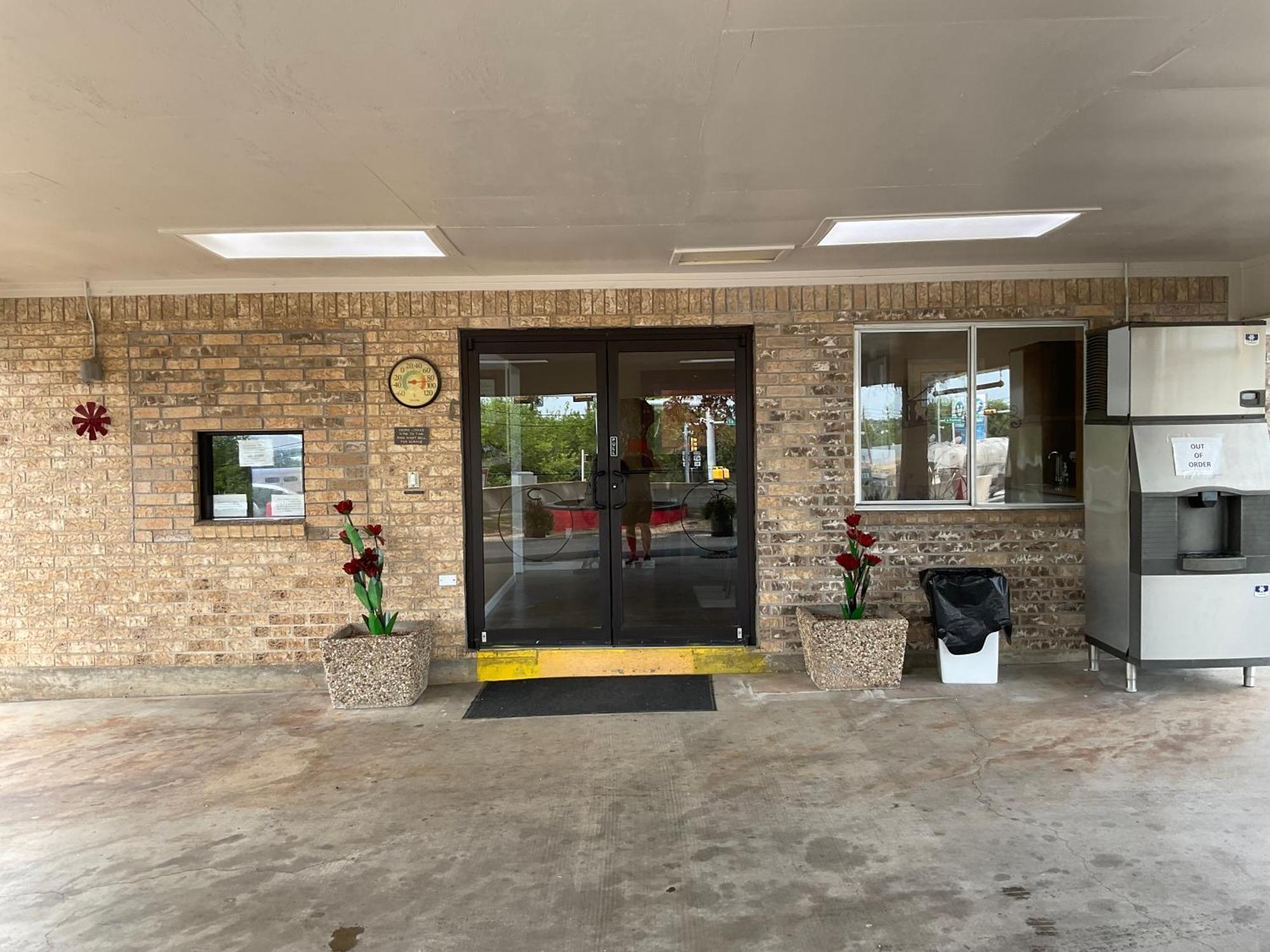 Glen Rose Inn & Suites المظهر الخارجي الصورة