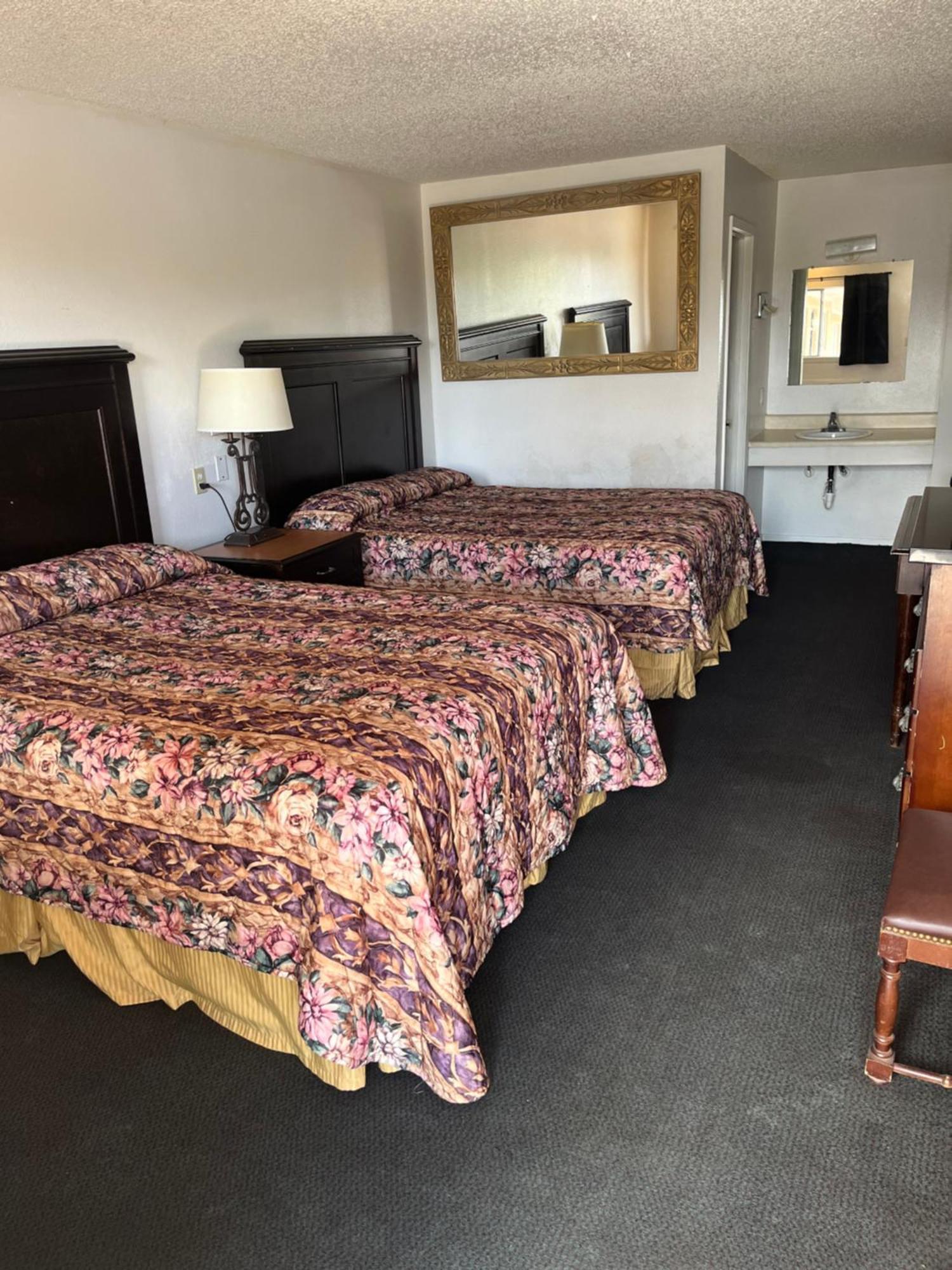 Glen Rose Inn & Suites المظهر الخارجي الصورة